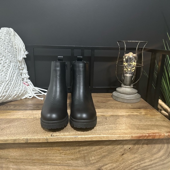 MIA Rorry Boots - Picture 3 of 7